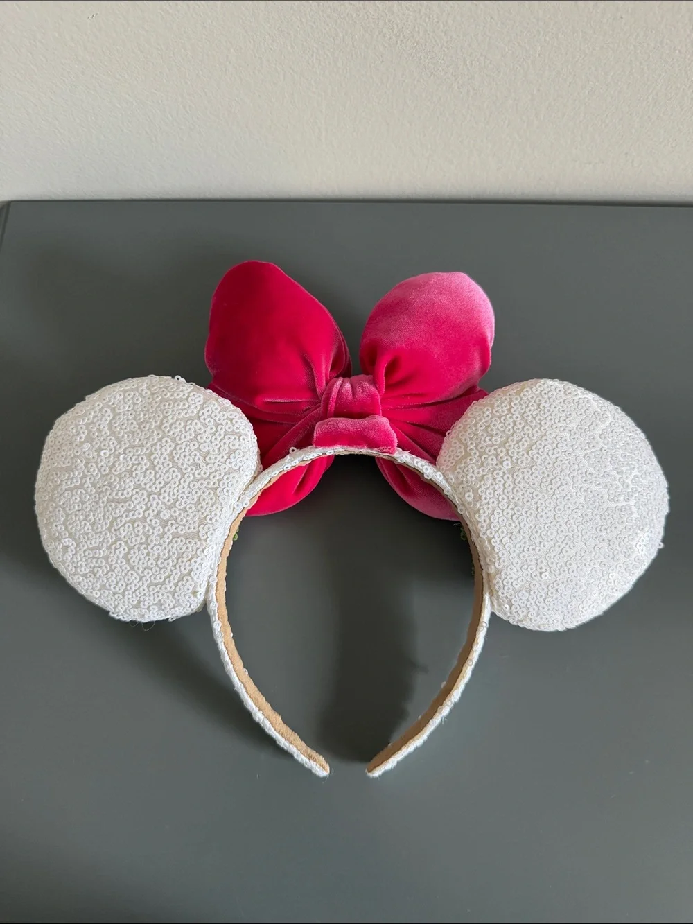 Disney Minnie Mouse Pink Bow Sequin Embellished Rose Flowers Ears Headband